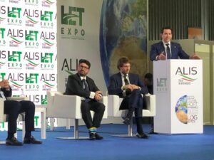 il Presidente dell'AdSP MTCS Pino Musolino e a destra l'intervento del Presidente di Alis Guido Grimaldi