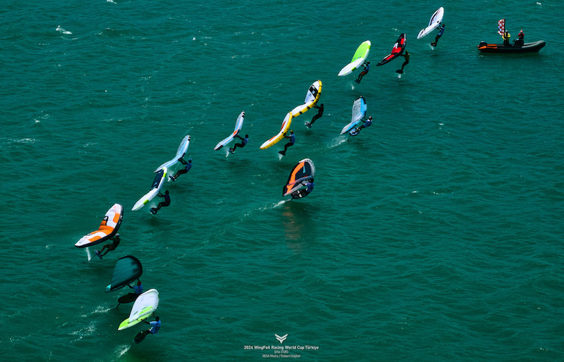 Wingfoil Racing Ghio slows down to keep his lead - il nautilus
